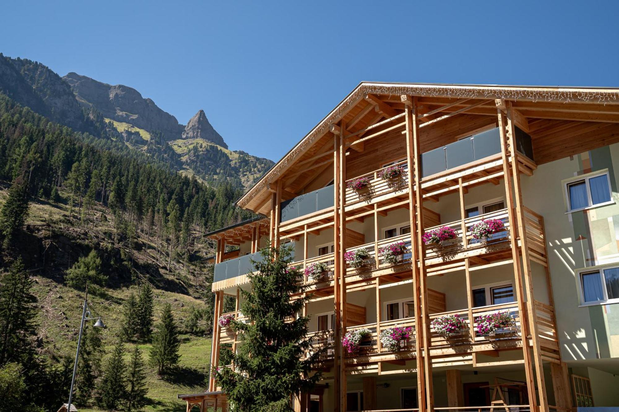 Albergo Garni Edy  Canazei Esterno foto