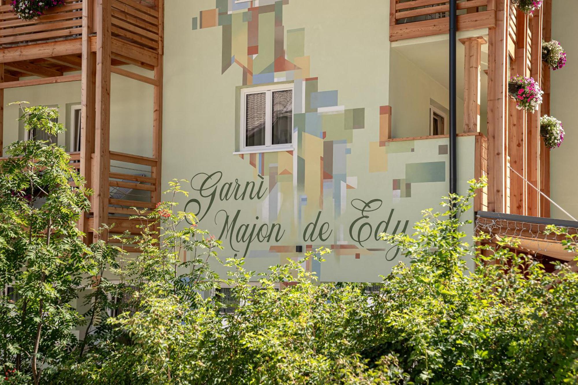Albergo Garni Edy  Canazei Esterno foto