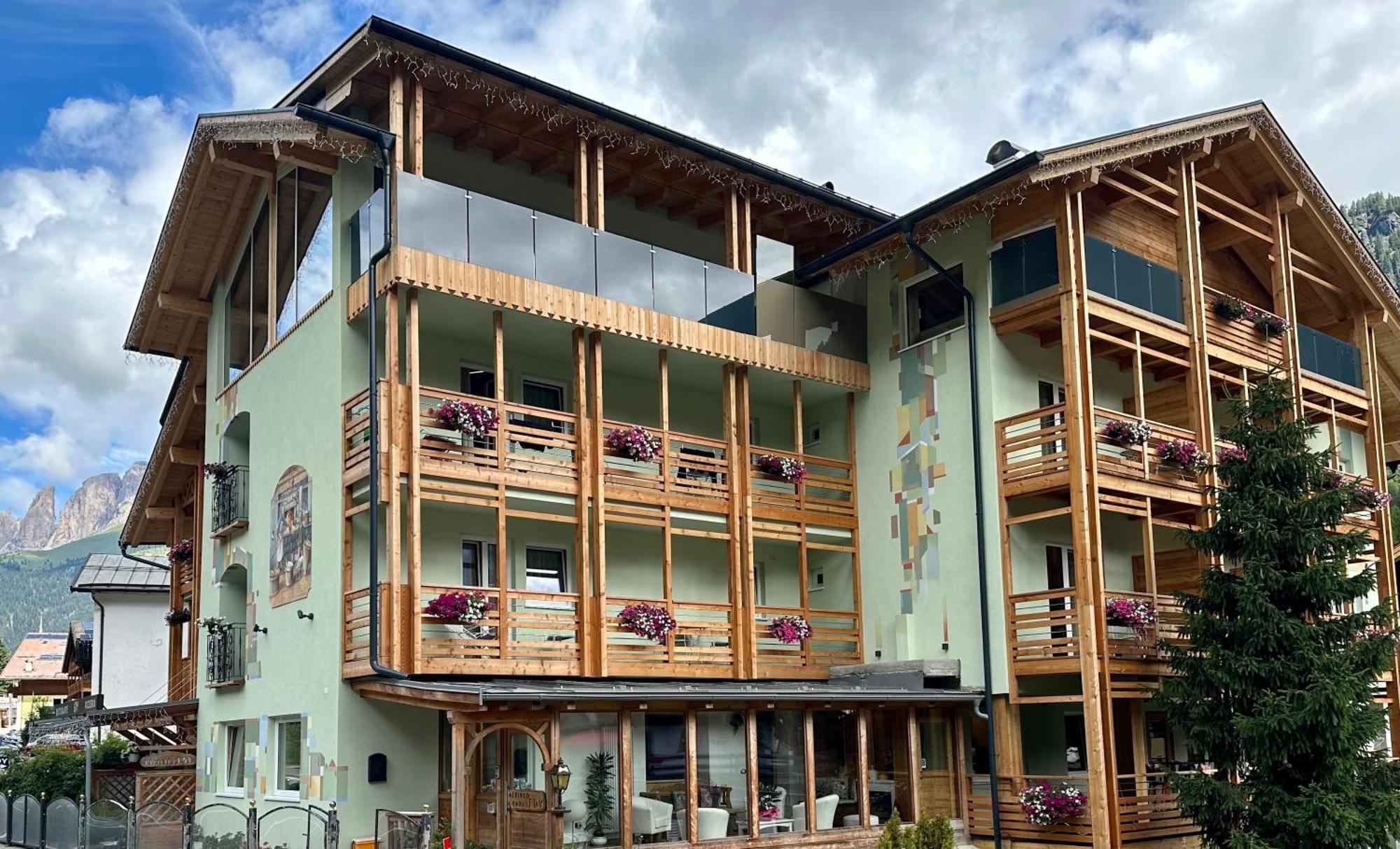 Albergo Garni Edy  Canazei Esterno foto